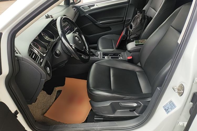 Used Volkswagen Golf 2020 200TSI DSG Comfortable and Ambitious Edition Left Front Seat
