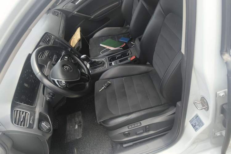 Used Volkswagen Golf 2020 Zhiai Edition 280TSI DSG Luxury Model Left Front Seat