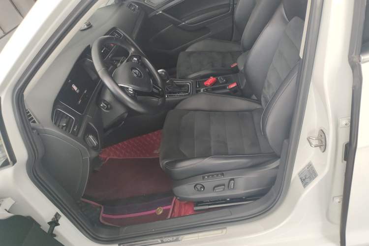 Used Volkswagen Golf 2020 280TSI DSG Luxury Edition Left Front Seat