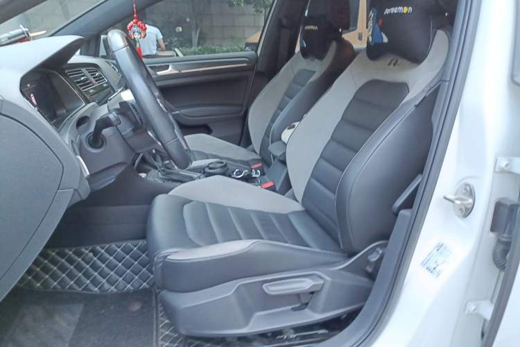 Used Volkswagen Golf 2020 Charming Edition 280TSI DSG R-Line Left Front Seat