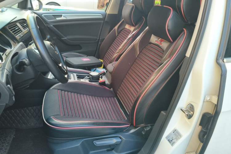 Used Volkswagen Golf 2020 Zhiai Edition 200TSI DSG Comfortable & Ambitious Version Left Front Seat
