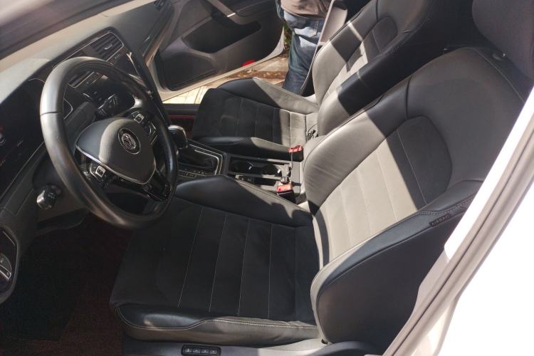 Used Volkswagen Golf 2020 Zhiai Edition 280TSI DSG Luxury Model Left Front Seat