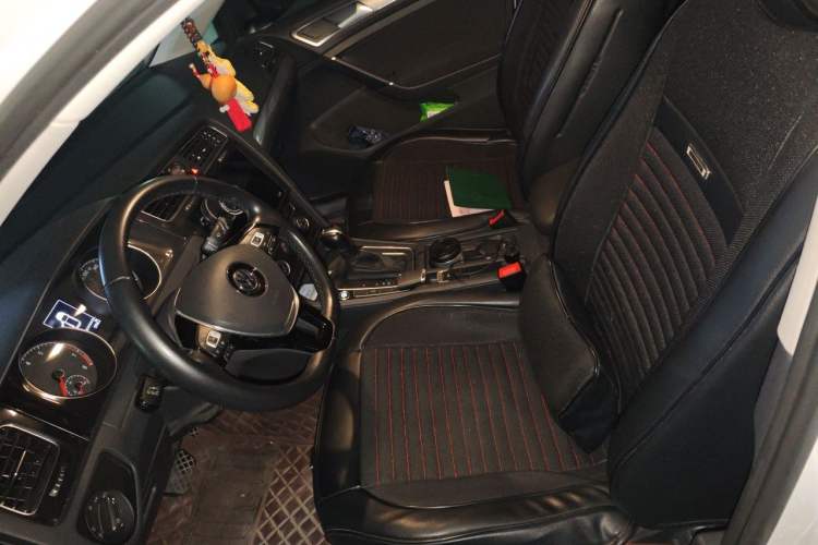 Used Volkswagen Golf 2020 200TSI DSG Comfortable and Ambitious Edition Left Front Seat