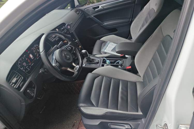 Used Volkswagen Golf 2020 Charming Edition 280TSI DSG R-Line Left Front Seat