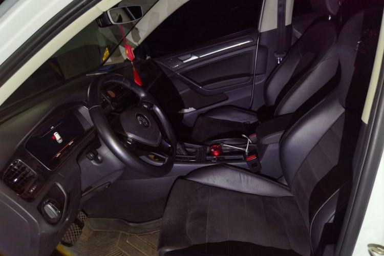 Used Volkswagen Golf 2020 Zhiai Edition 280TSI DSG Luxury Model Left Front Seat