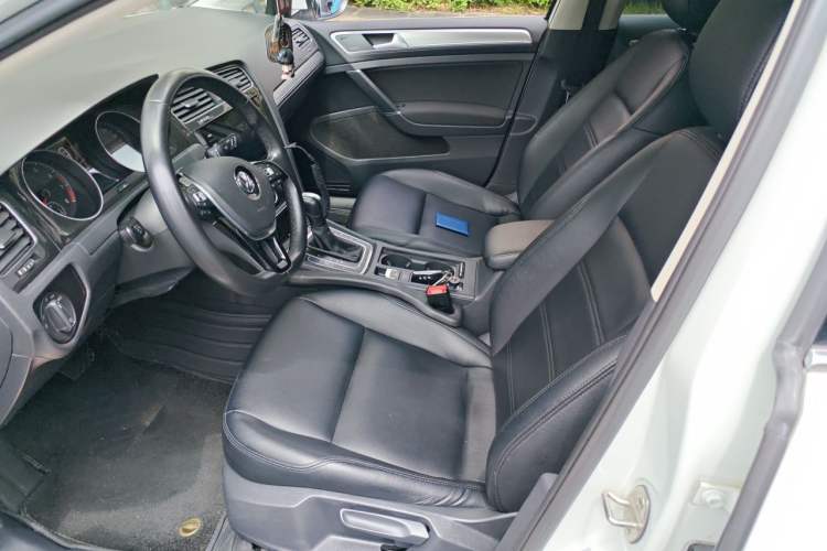 Used Volkswagen Golf 2020 Zhiai Edition 200TSI DSG Comfortable & Ambitious Version Left Front Seat