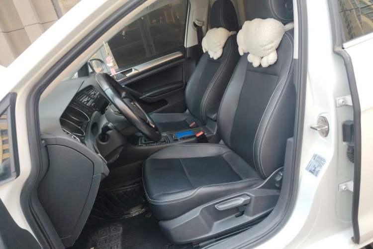 Used Volkswagen Golf 2020 Zhiai Edition 200TSI DSG Comfortable & Ambitious Version Left Front Seat