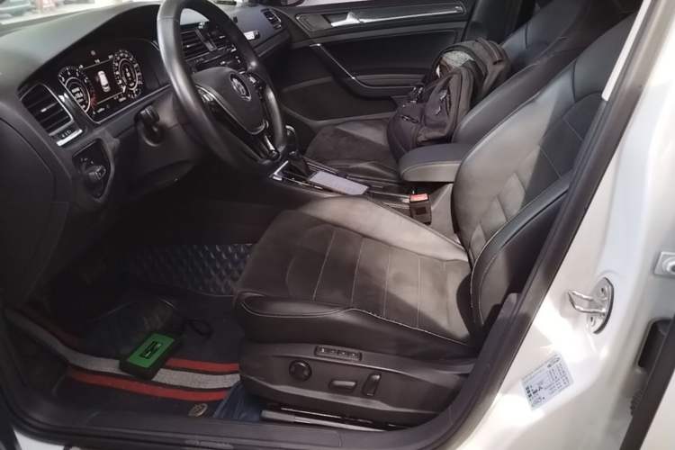Used Volkswagen Golf 2020 280TSI DSG Luxury Edition Left Front Seat