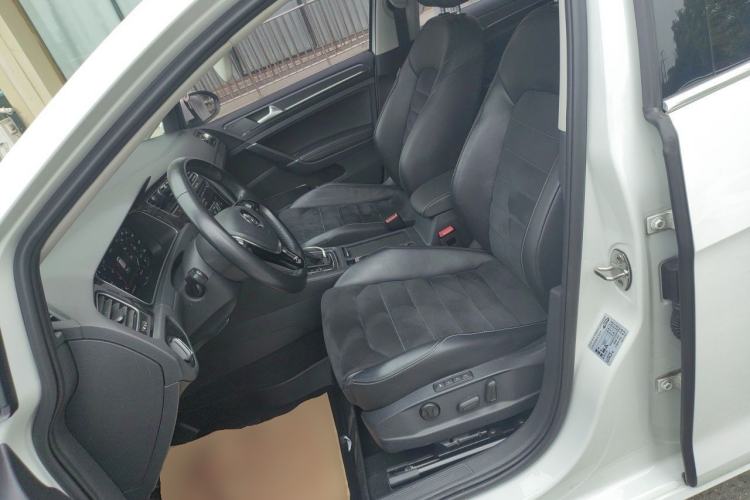 Used Volkswagen Golf 2020 Zhiai Edition 280TSI DSG Luxury Model Left Front Seat