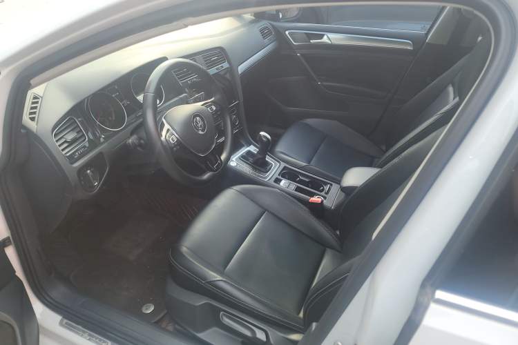 Used Volkswagen Golf 2020 Zhiai Edition 200TSI DSG Comfortable & Ambitious Version Left Front Seat
