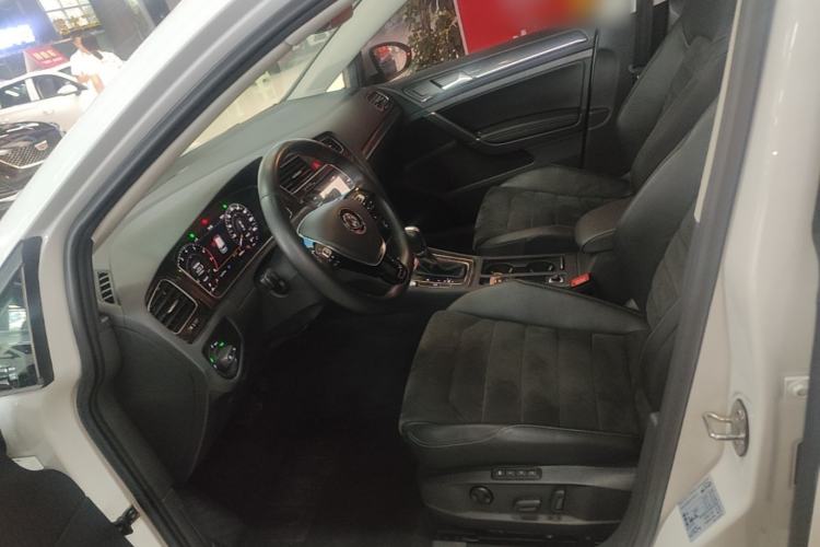 Used Volkswagen Golf 2020 Zhiai Edition 280TSI DSG Luxury Model Left Front Seat