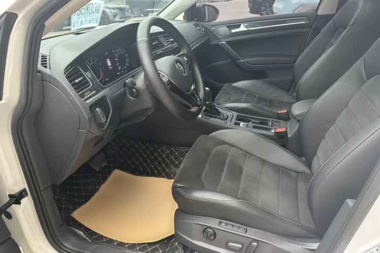 Used Volkswagen Golf 2020 Zhiai Edition 280TSI DSG Luxury Model Left Front Seat