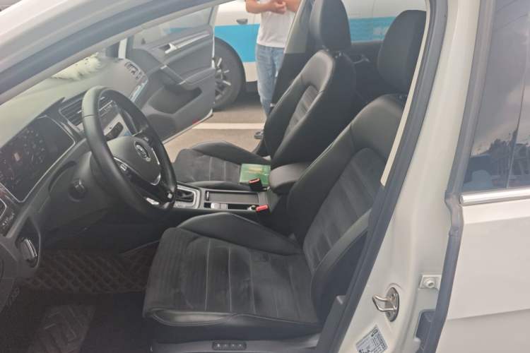 Used Volkswagen Golf 2020 Zhiai Edition 280TSI DSG Luxury Model Left Front Seat