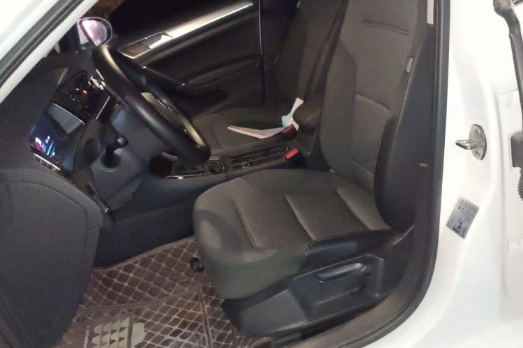 Used Volkswagen Golf 2020 Zhiai Edition 280TSI DSG Comfort Model Left Front Seat