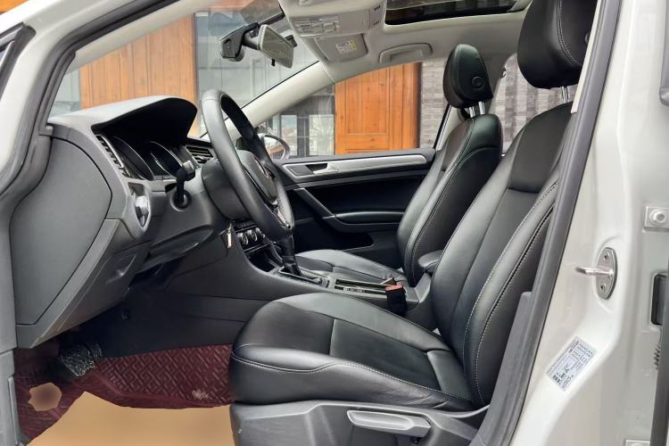 Used Volkswagen Golf 2020 200TSI DSG Comfortable and Ambitious Edition Left Front Seat