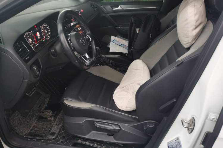 Used Volkswagen Golf 2020 Charming Edition 280TSI DSG R-Line Left Front Seat