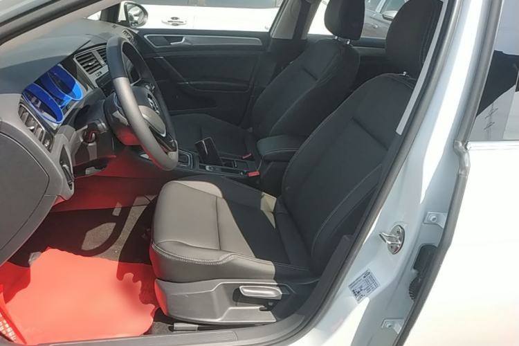 Used Volkswagen Golf 2020 Zhiai Edition 200TSI DSG Comfortable & Ambitious Version Left Front Seat