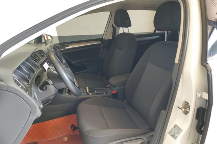 Used Volkswagen Golf 2020 Zhiai Edition 200TSI DSG Comfortable & Ambitious Version Left Front Seat