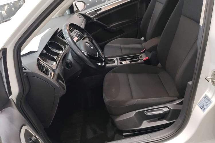 Used Volkswagen Golf 2020 200TSI DSG Comfortable and Ambitious Edition Left Front Seat