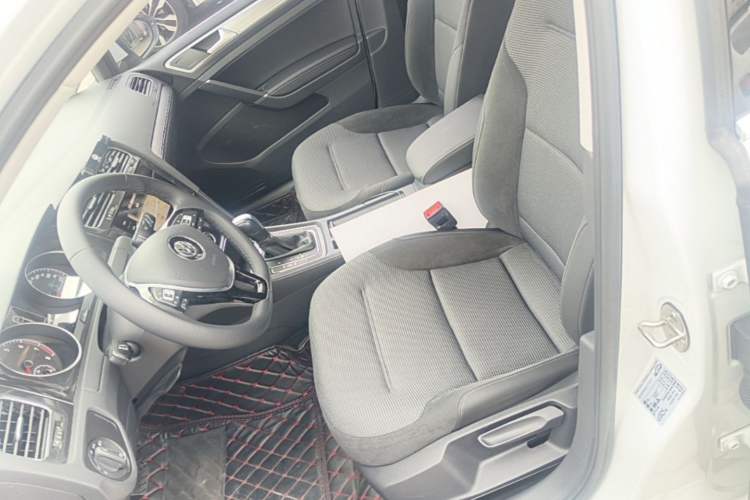 Used Volkswagen Golf 2020 Zhiai Edition 280TSI DSG Comfort Model Left Front Seat