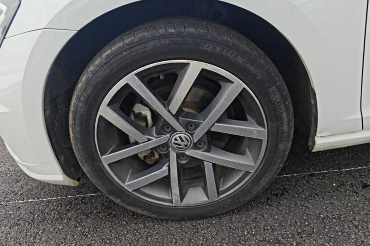 Used Volkswagen Golf 2020 280TSI DSG Luxury Edition Left Front Wheel Hub