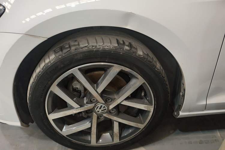 Used Volkswagen Golf 2020 Zhiai Edition 280TSI DSG Comfort Model Left Front Wheel Hub