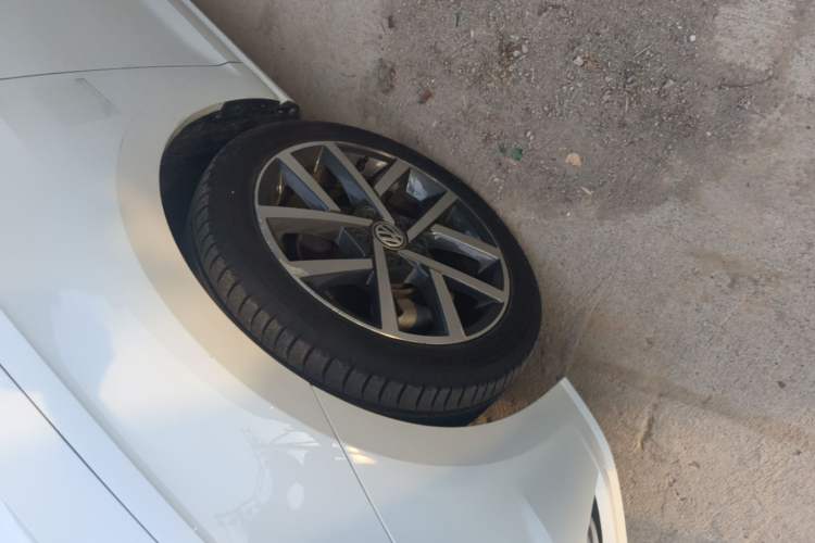 Used Volkswagen Golf 2020 280TSI DSG Comfort Version Left Front Wheel Hub