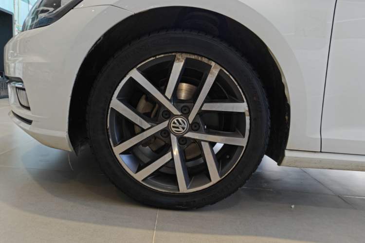 Used Volkswagen Golf 2020 280TSI DSG Comfort Version Left Front Wheel Hub