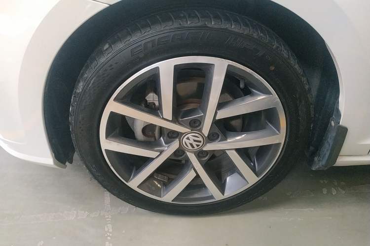 Used Volkswagen Golf 2020 200TSI DSG Comfortable and Ambitious Edition Left Front Wheel Hub