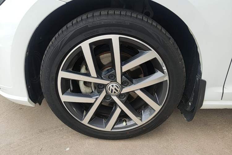 Used Volkswagen Golf 2020 200TSI DSG Comfortable and Ambitious Edition Left Front Wheel Hub