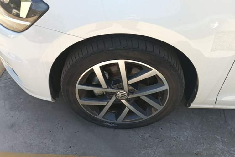 Used Volkswagen Golf 2020 280TSI DSG Comfort Version Left Front Wheel Hub