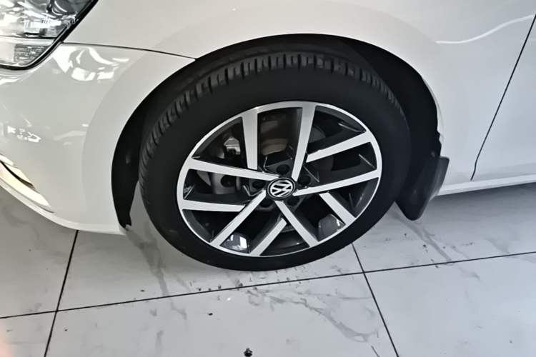 Used Volkswagen Golf 2020 200TSI DSG Comfortable and Ambitious Edition Left Front Wheel Hub