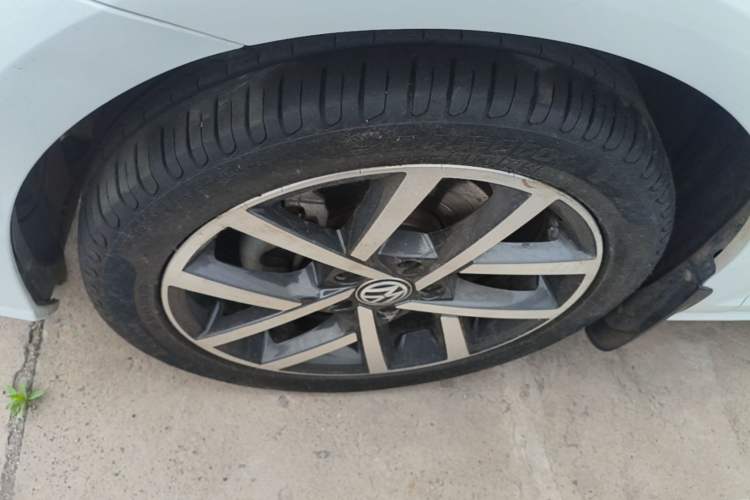 Used Volkswagen Golf 2020 200TSI DSG Comfortable and Ambitious Edition Left Front Wheel Hub
