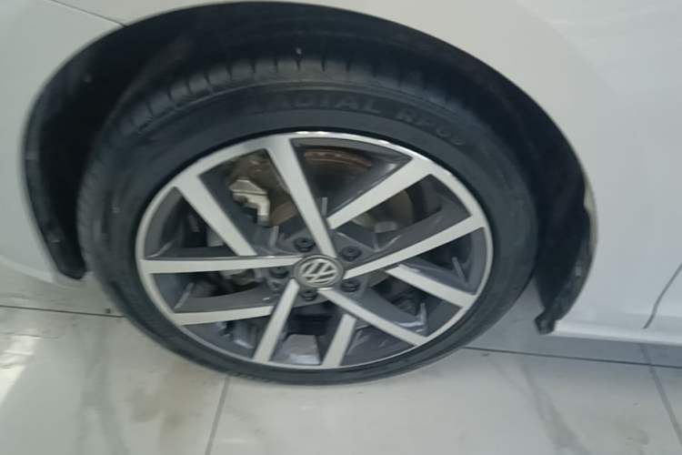 Used Volkswagen Golf 2020 280TSI DSG Luxury Edition Left Front Wheel Hub