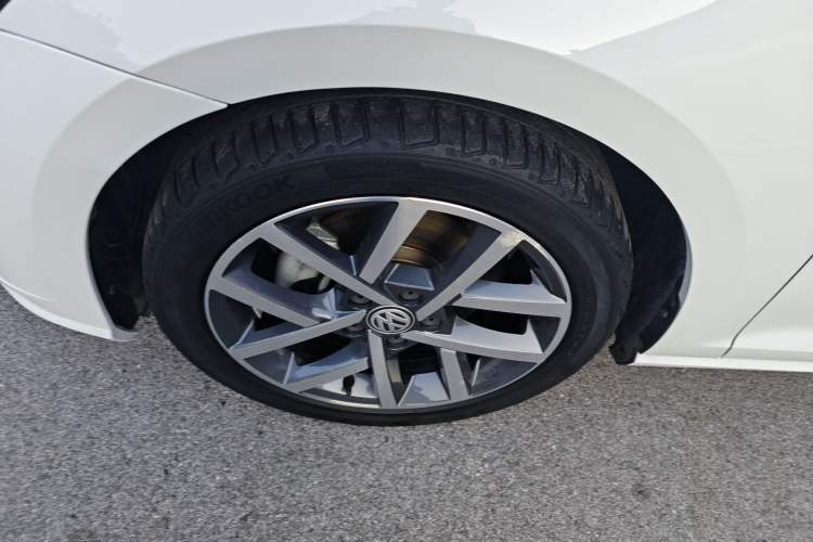 Used Volkswagen Golf 2020 200TSI DSG Comfortable and Ambitious Edition Left Front Wheel Hub