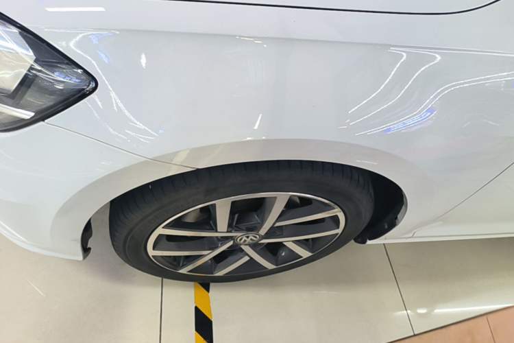 Used Volkswagen Golf 2020 280TSI DSG Luxury Edition Left Front Wheel Hub