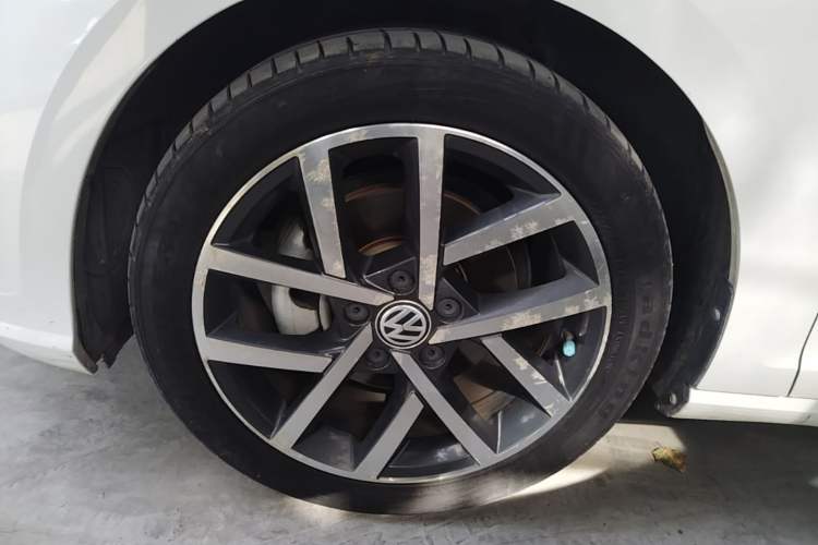 Used Volkswagen Golf 2020 280TSI DSG Luxury Edition Left Front Wheel Hub
