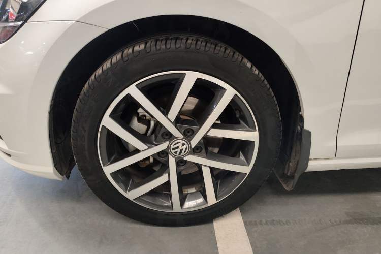 Used Volkswagen Golf 2020 200TSI DSG Comfortable and Ambitious Edition Left Front Wheel Hub