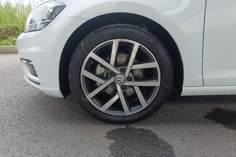 Used Volkswagen Golf 2020 280TSI DSG Luxury Edition Left Front Wheel Hub