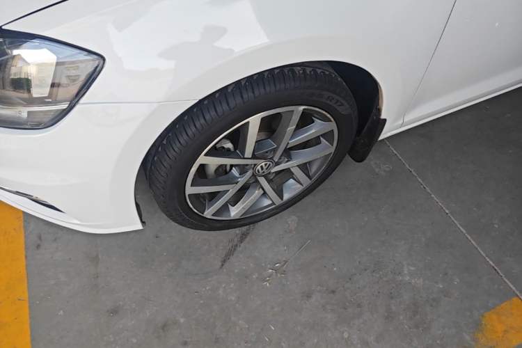 Used Volkswagen Golf 2020 280TSI DSG Comfort Version Left Front Wheel Hub