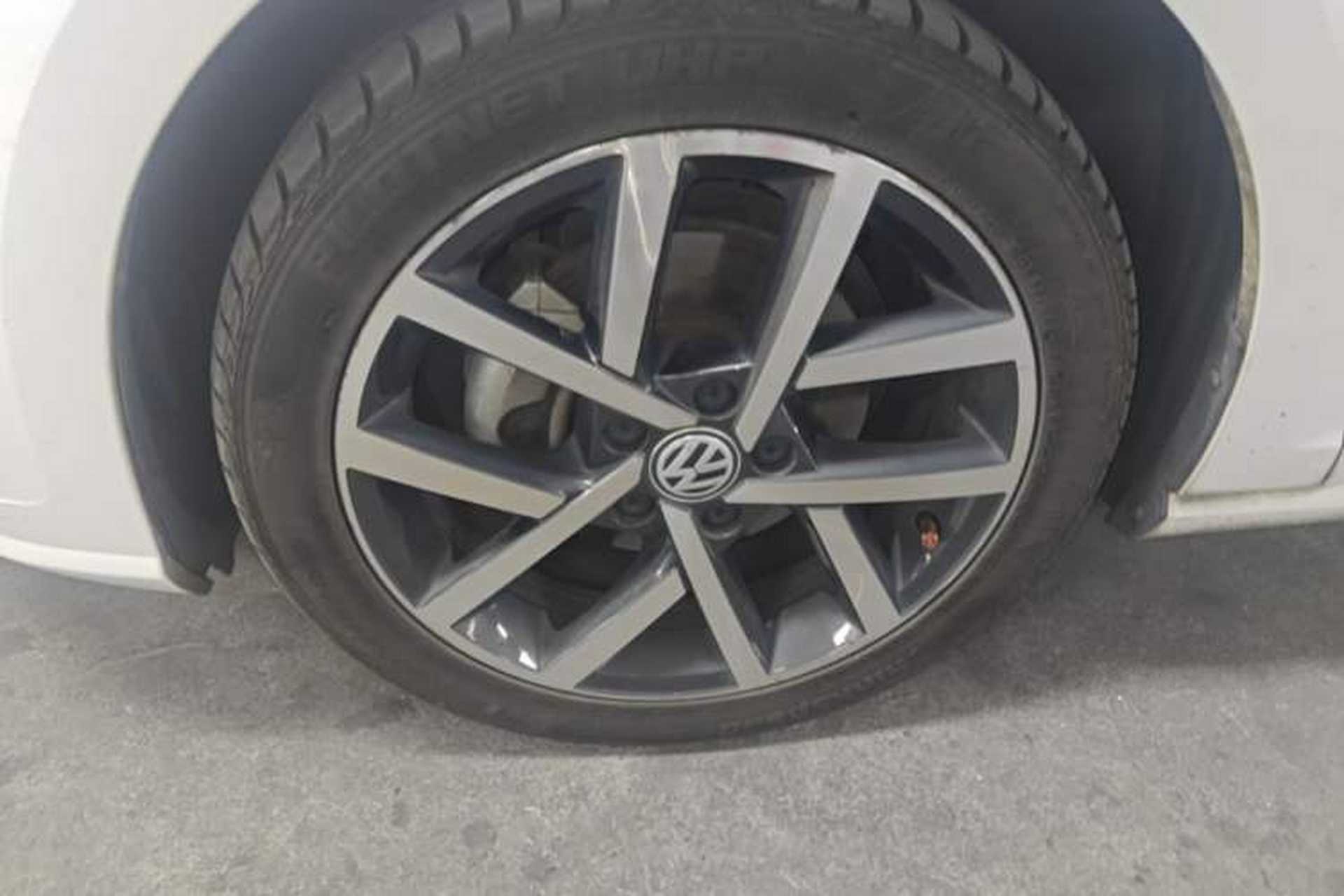 Used Volkswagen Golf 2020 Zhiai Edition 280TSI DSG Comfort Model Left Front Wheel Hub
