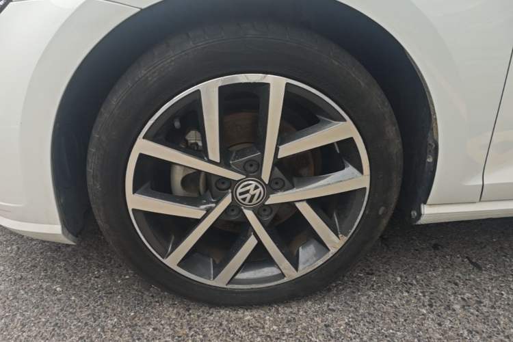 Used Volkswagen Golf 2020 200TSI DSG Comfortable and Ambitious Edition Left Front Wheel Hub