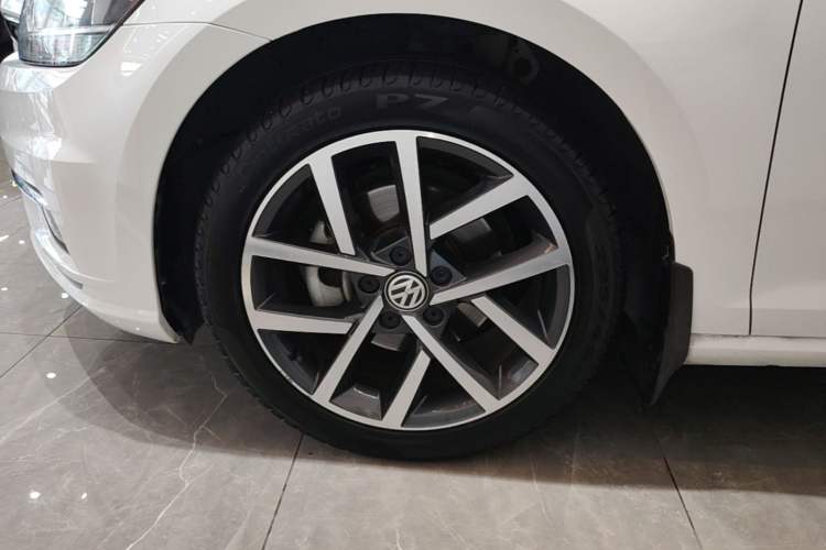Used Volkswagen Golf 2020 200TSI DSG Comfortable and Ambitious Edition Left Front Wheel Hub