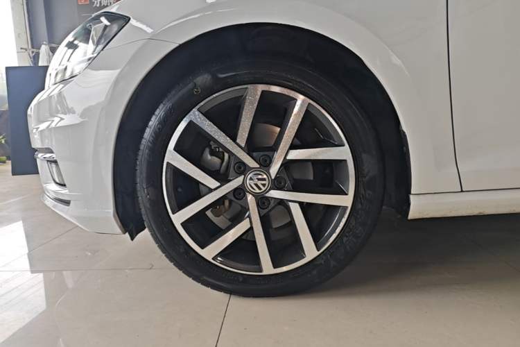 Used Volkswagen Golf 2020 280TSI DSG Comfort Version Left Front Wheel Hub