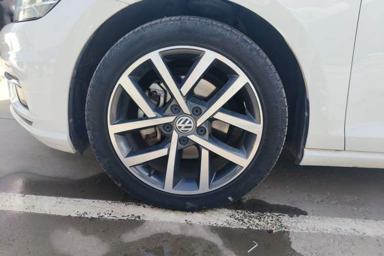 Used Volkswagen Golf 2020 280TSI DSG Comfort Version Left Front Wheel Hub