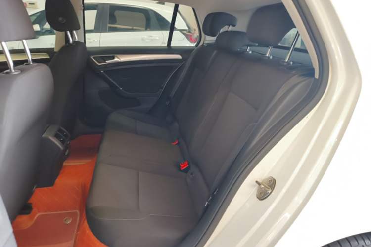 Used Volkswagen Golf 2020 Zhiai Edition 200TSI DSG Comfortable & Ambitious Version Left Rear Seat
