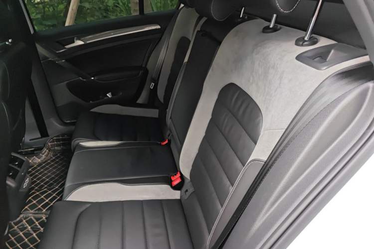 Used Volkswagen Golf 2020 Charming Edition 280TSI DSG R-Line Left Rear Seat