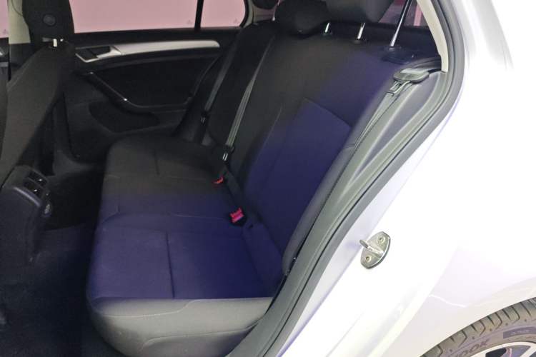 Used Volkswagen Golf 2020 Zhiai Edition 200TSI DSG Comfortable & Ambitious Version Left Rear Seat