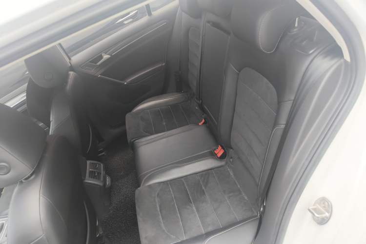 Used Volkswagen Golf 2020 Zhiai Edition 280TSI DSG Luxury Model Left Rear Seat