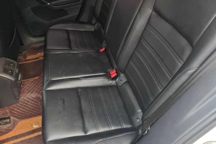 Used Volkswagen Golf 2020 Zhiai Edition 200TSI DSG Comfortable & Ambitious Version Left Rear Seat